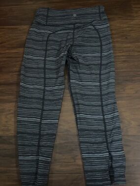 Lululemon leggings size 6